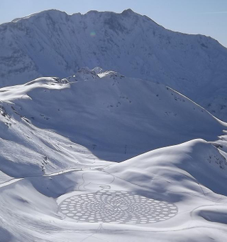 Illustration for article titled Art That's Made with Snow and Ice